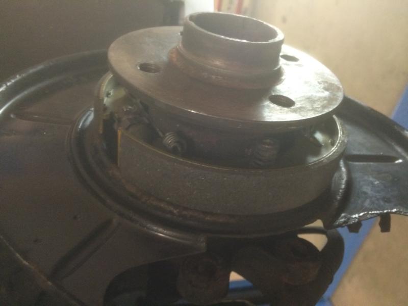 Handbremsbeläge erneuert