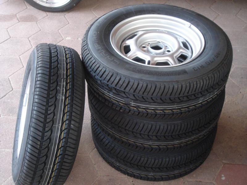 Satz Fertig Gepulvert und Reifen Montiert