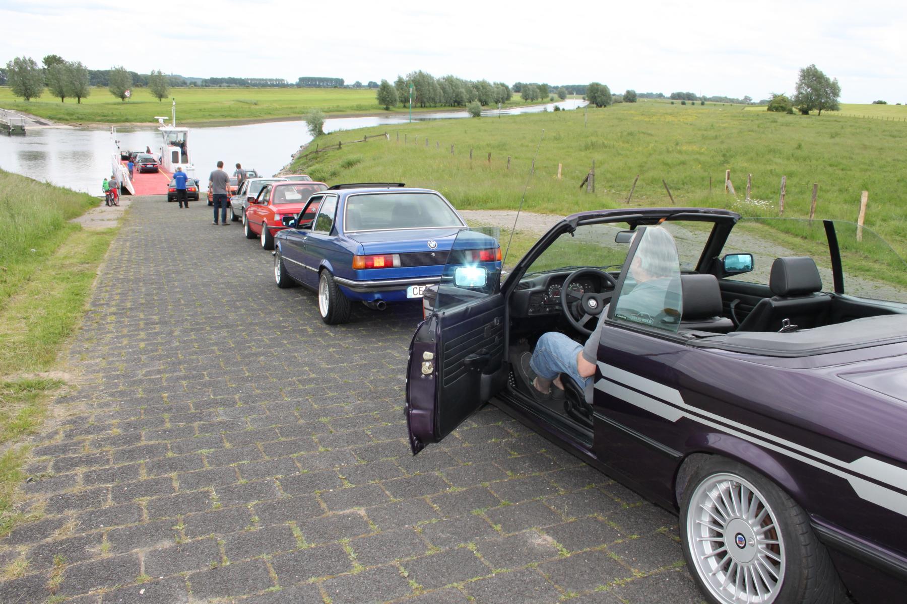 Fähre über den Rhein