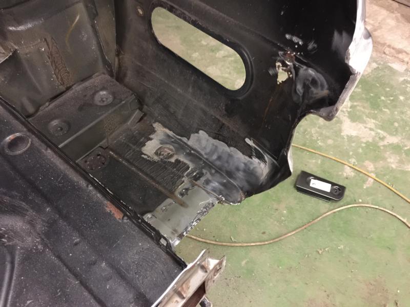 Endspitzen rechts und Kofferraumboden raus getrennt 