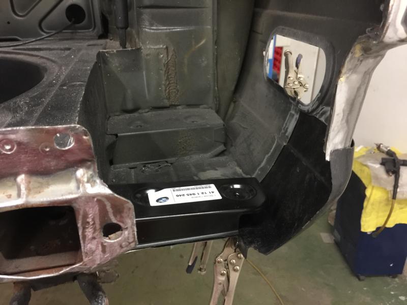 Schwingungsdämpfer Blech Anprobe